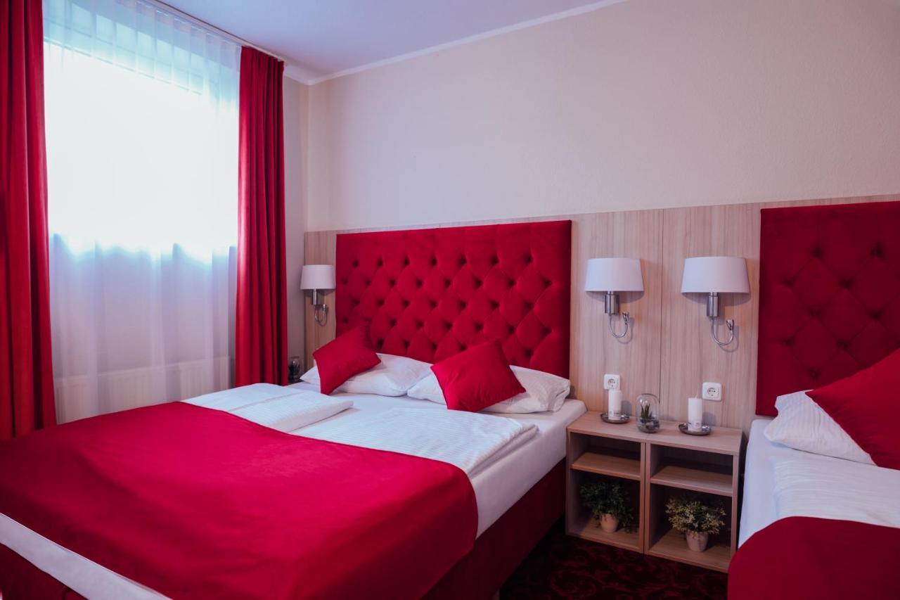 Basic Triple Room